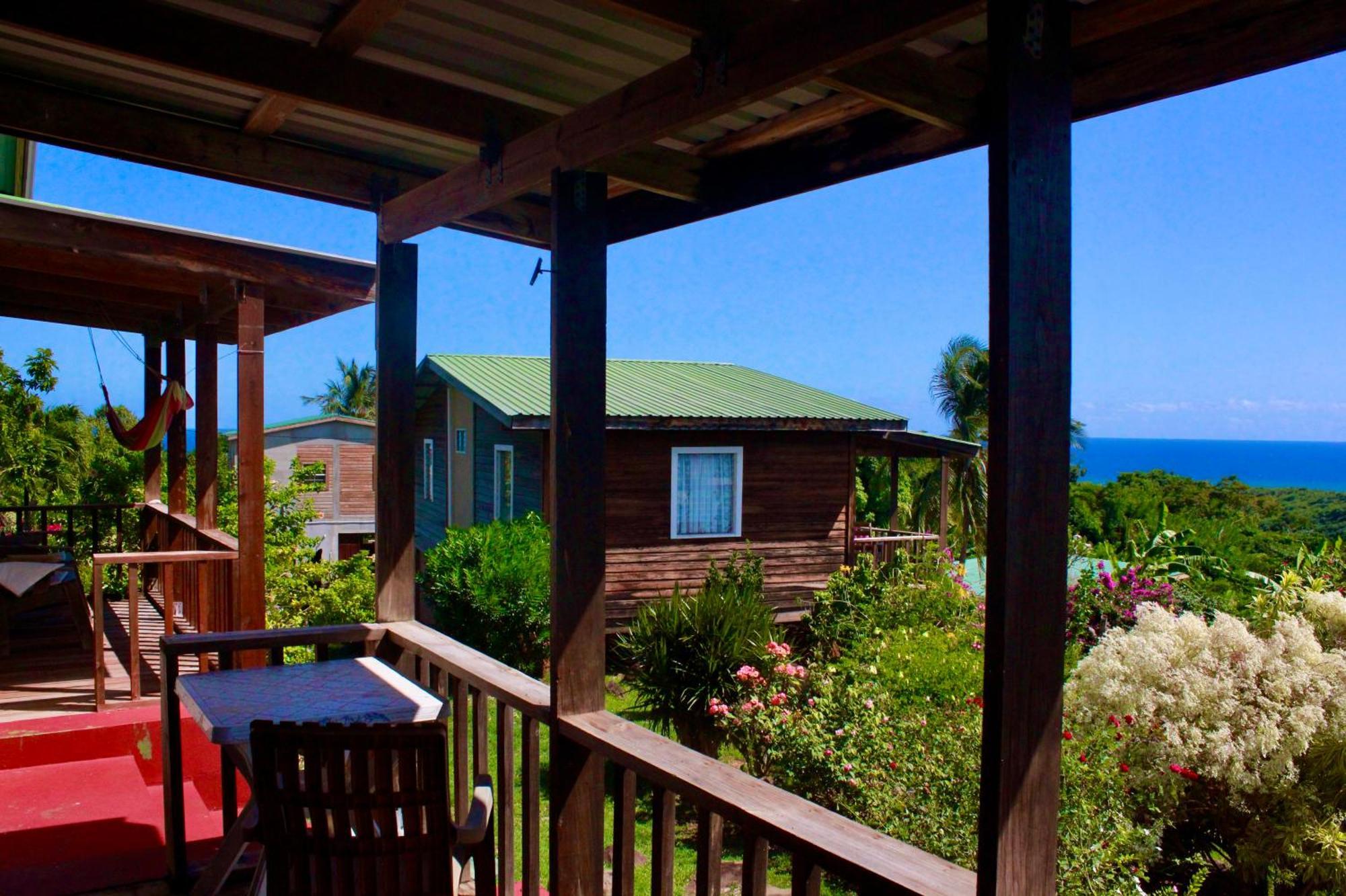 Big Sky Lodge Crochu Exterior photo